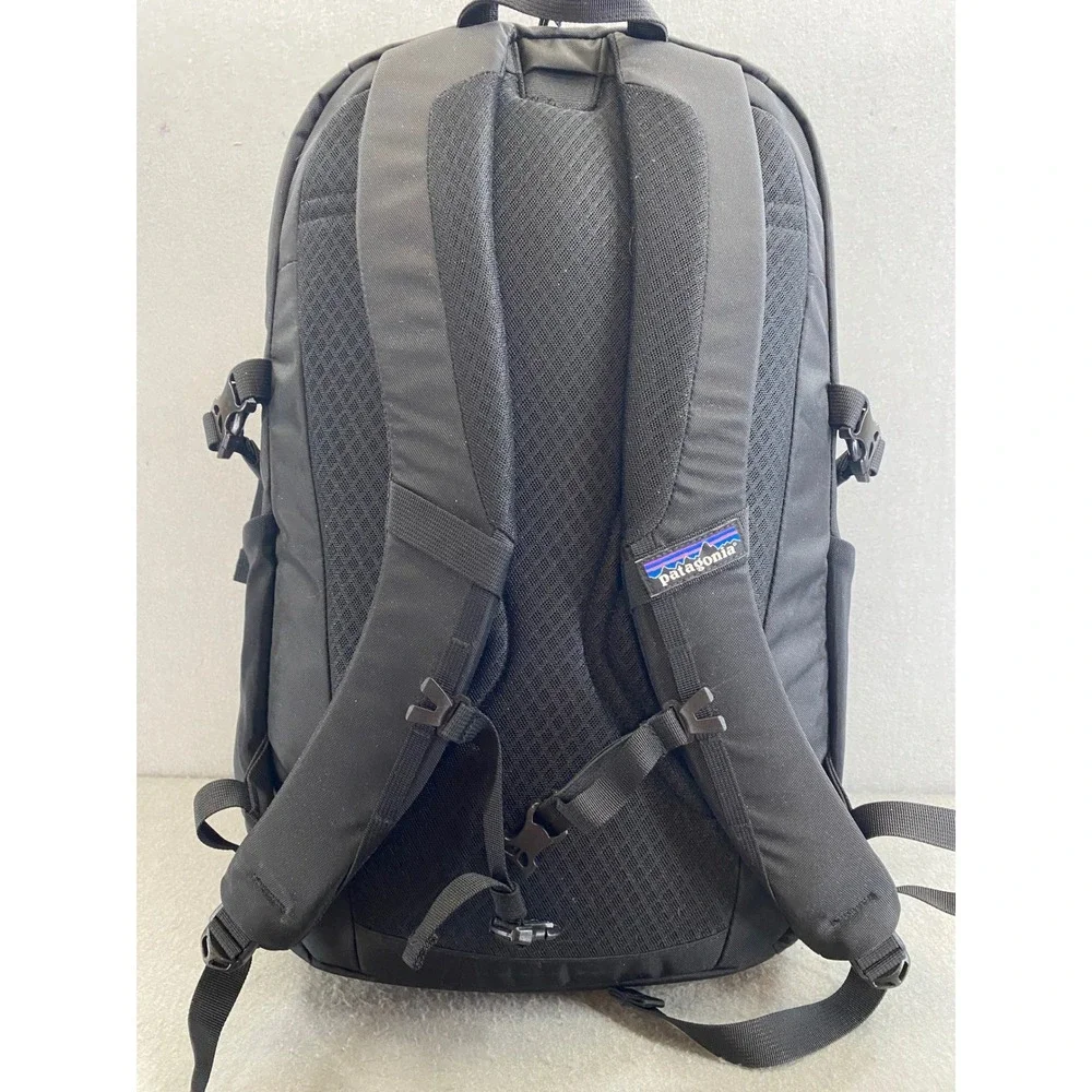 Patagonia Refugio Pack 28L Black Backpack Laptop Sleeve 47912 NEW OOP